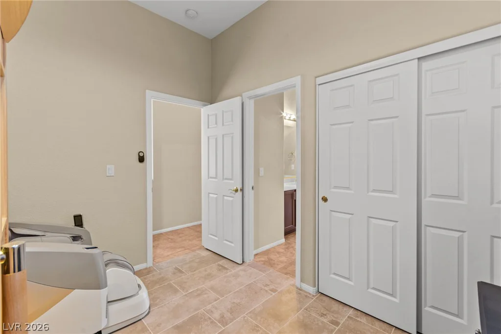 3290 Squire, Las Vegas, NV 89135
