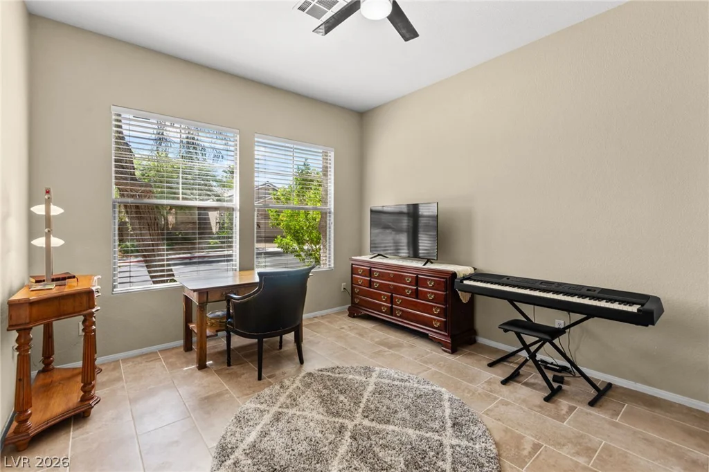 3290 Squire, Las Vegas, NV 89135