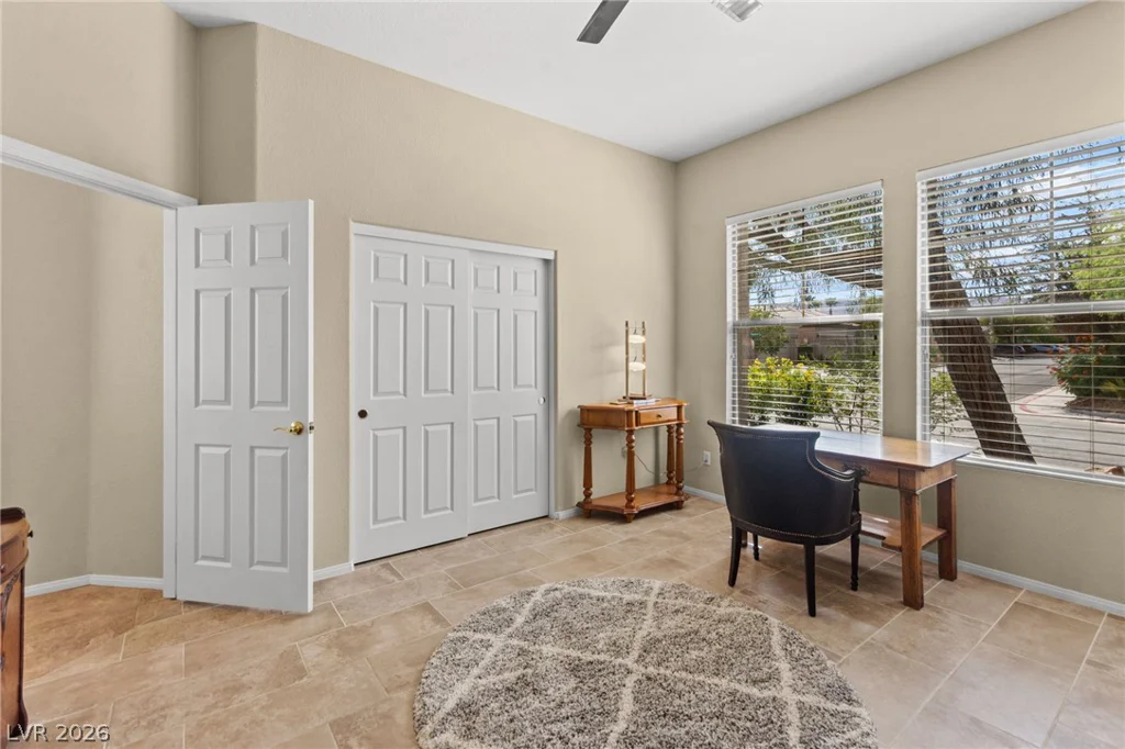 3290 Squire, Las Vegas, NV 89135