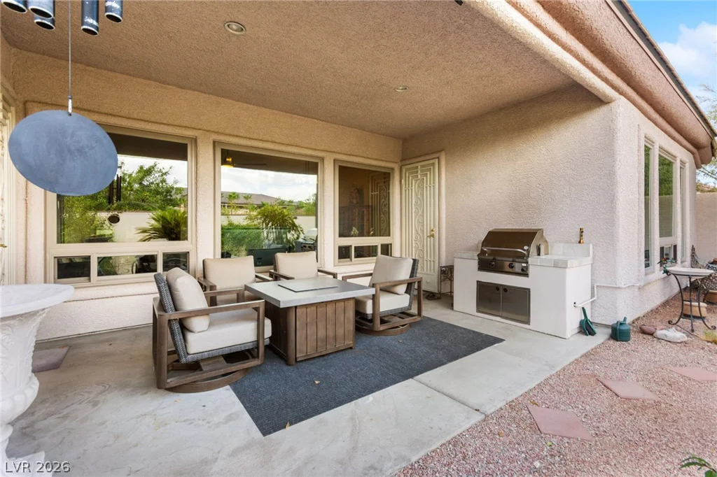 3290 Squire, Las Vegas, NV 89135