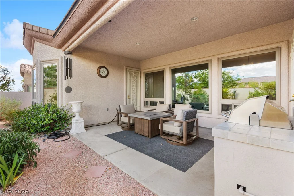 3290 Squire, Las Vegas, NV 89135