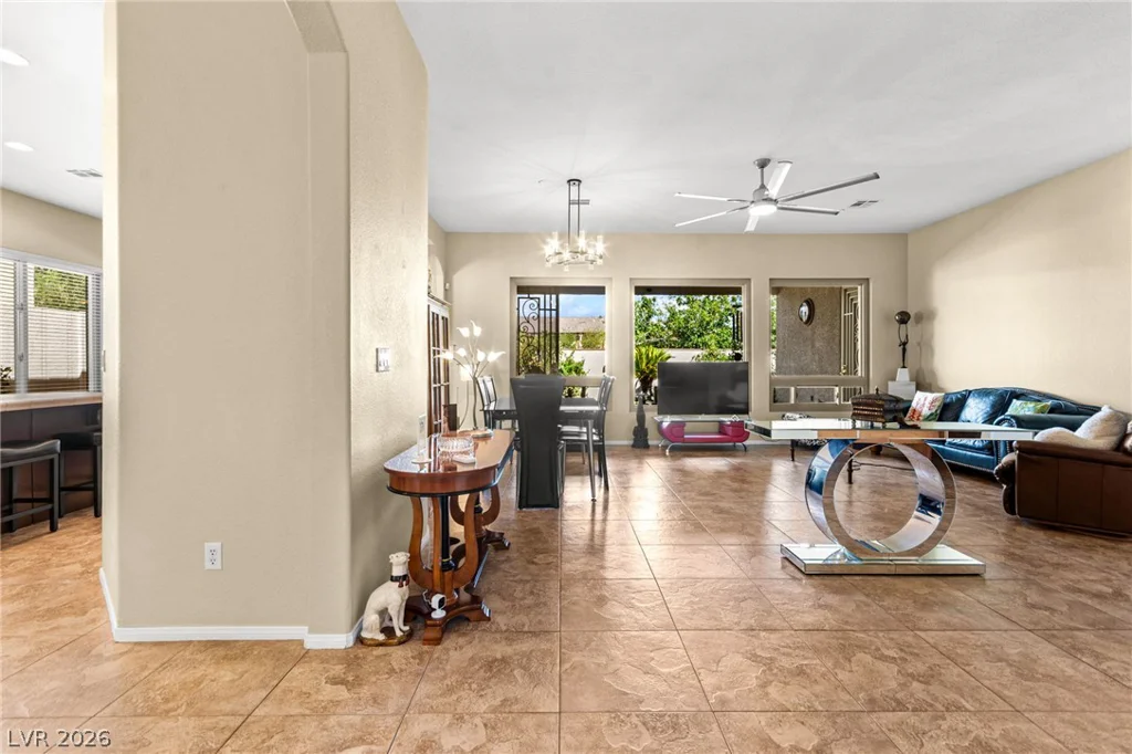 3290 Squire, Las Vegas, NV 89135