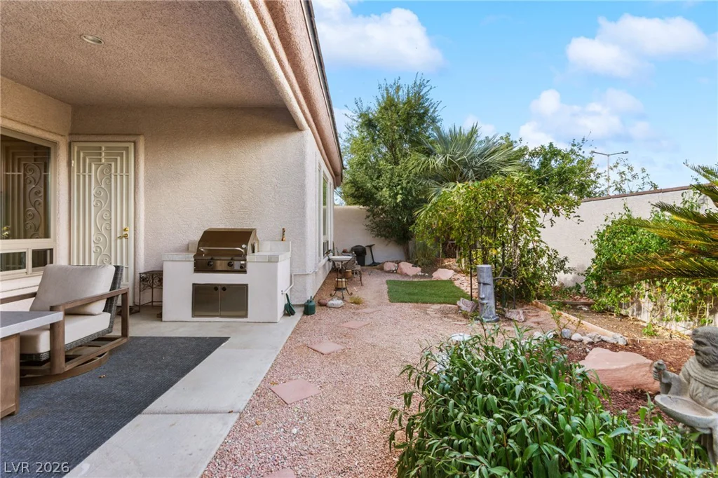 3290 Squire, Las Vegas, NV 89135
