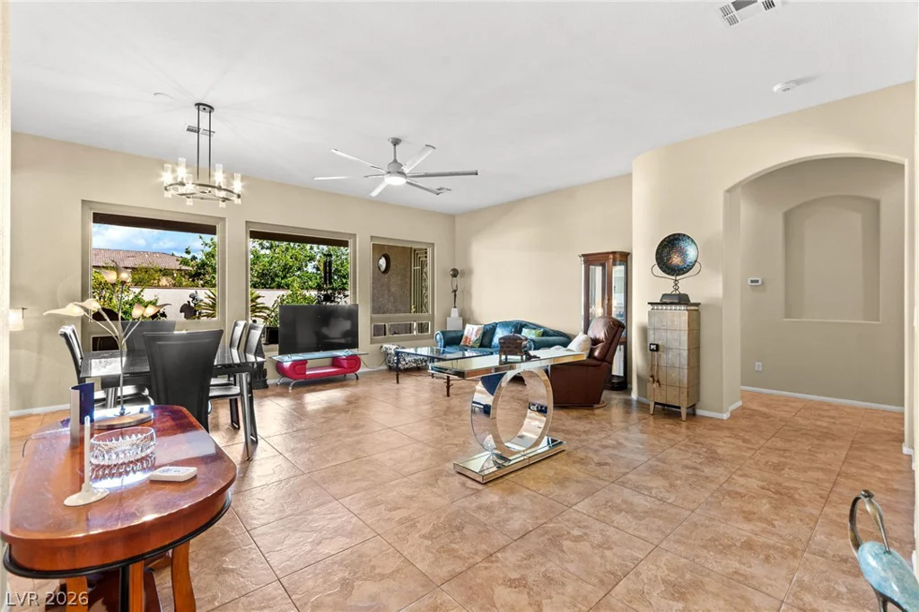 3290 Squire, Las Vegas, NV 89135