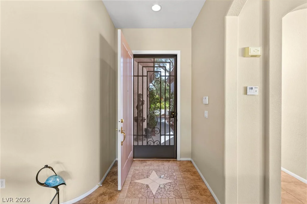 3290 Squire, Las Vegas, NV 89135