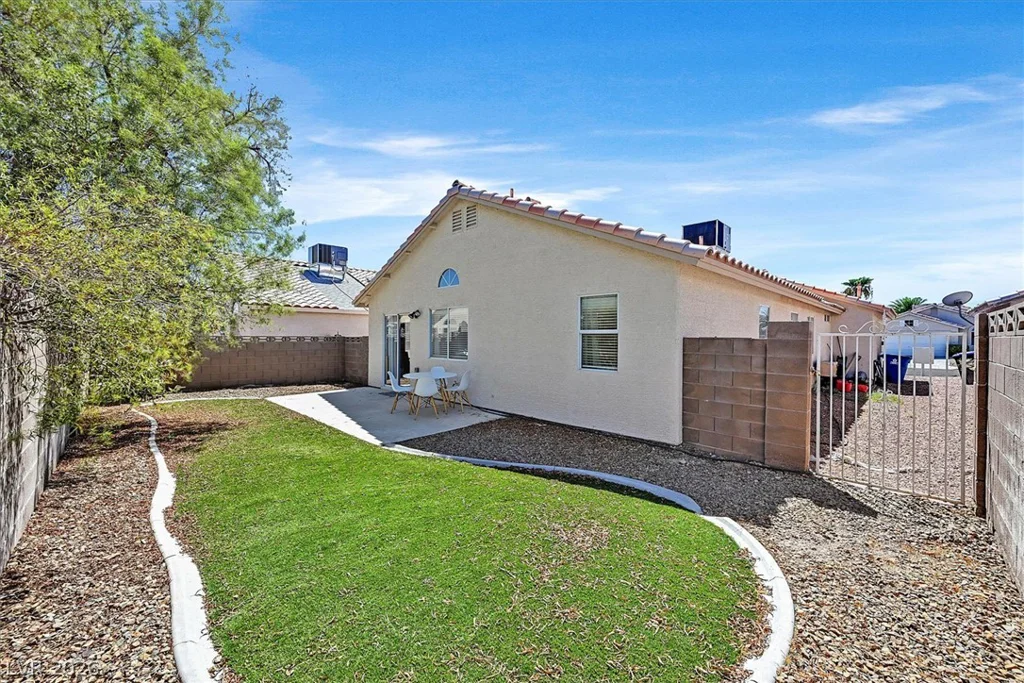 7008 Overhill, Las Vegas, NV 89129