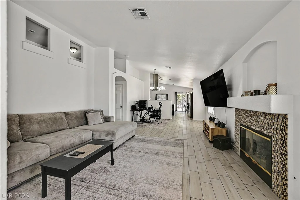 7008 Overhill, Las Vegas, NV 89129