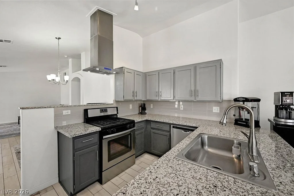 7008 Overhill, Las Vegas, NV 89129