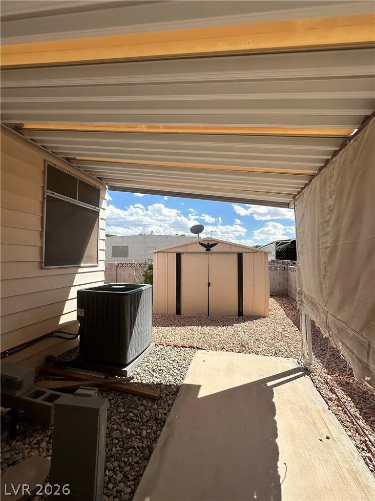 5073 Ridge, Las Vegas, NV 89103