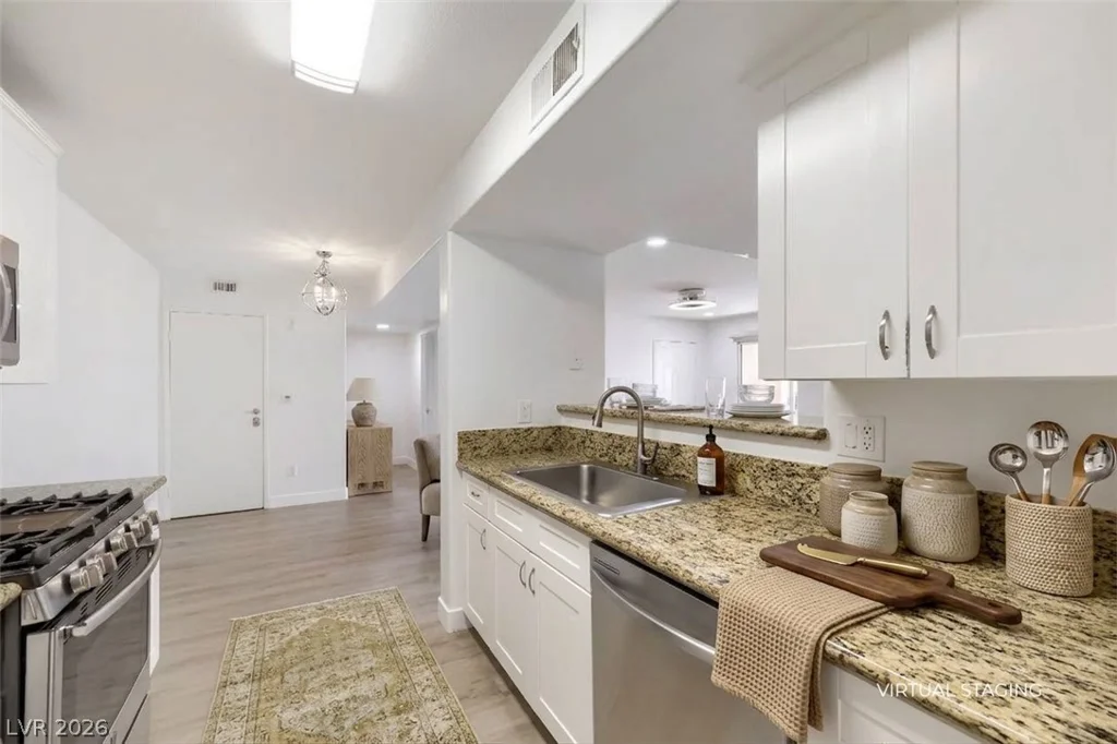 7885 Flamingo, Las Vegas, NV 89147