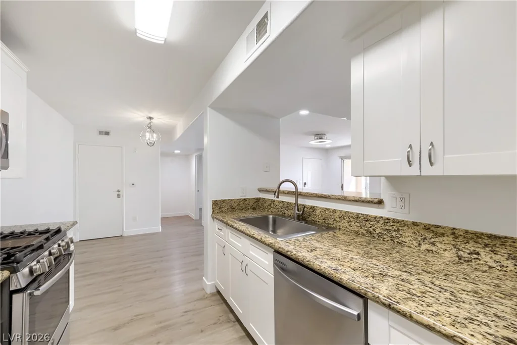 7885 Flamingo, Las Vegas, NV 89147