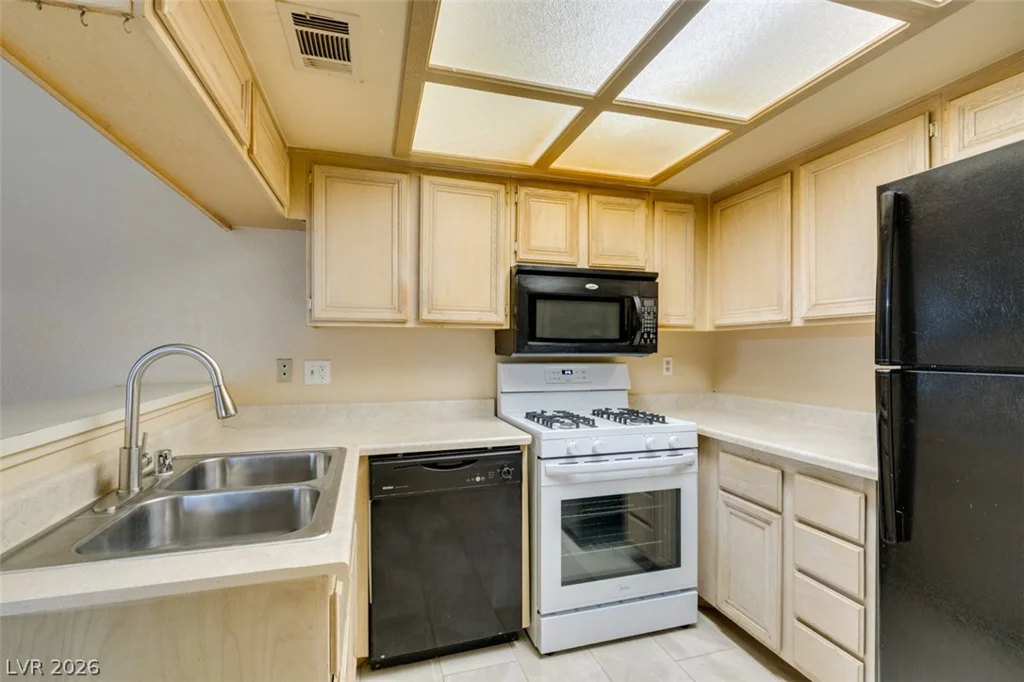 940 Sloan, Las Vegas, NV 89110