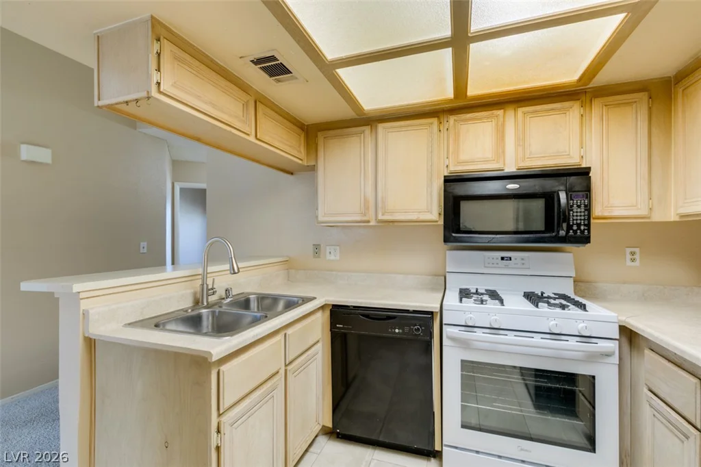940 Sloan, Las Vegas, NV 89110