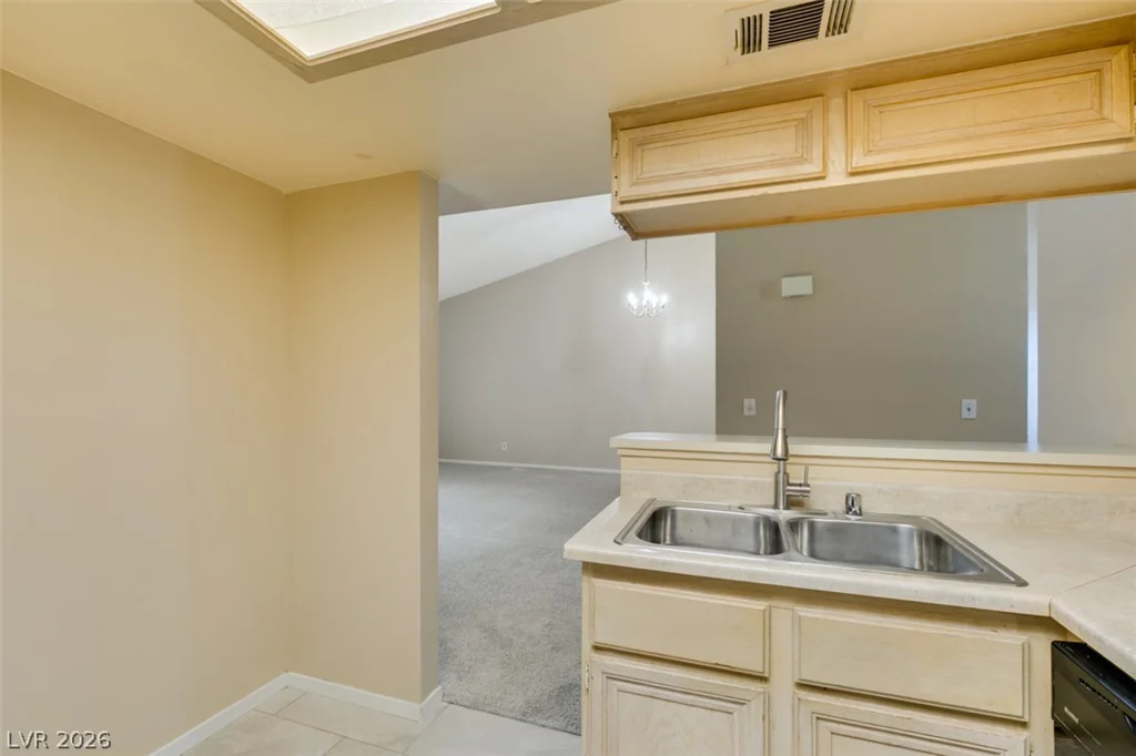 940 Sloan, Las Vegas, NV 89110