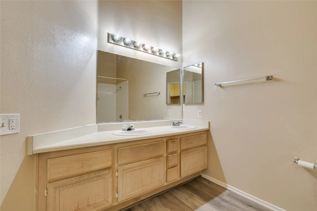 940 Sloan, Las Vegas, NV 89110