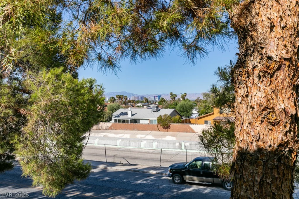 940 Sloan, Las Vegas, NV 89110