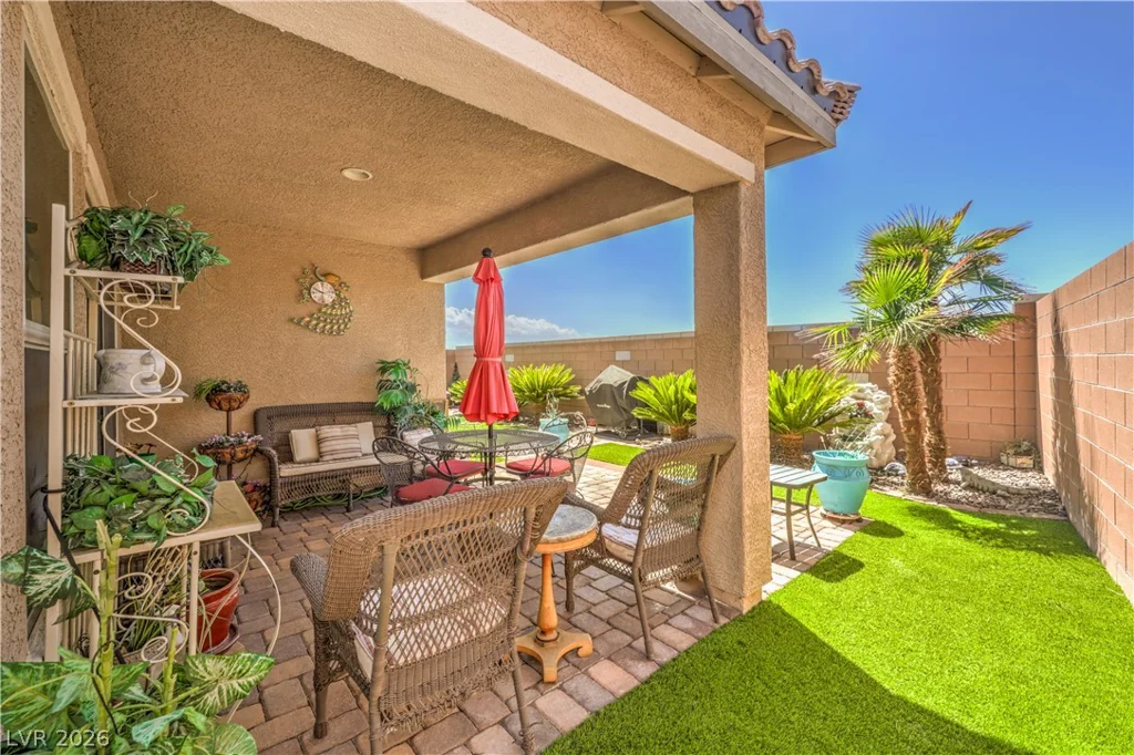 6221 Silver Bank, North Las Vegas, NV 89031