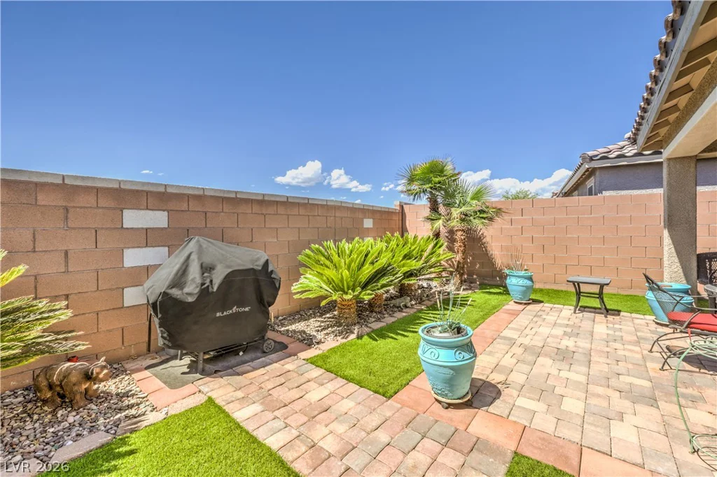 6221 Silver Bank, North Las Vegas, NV 89031