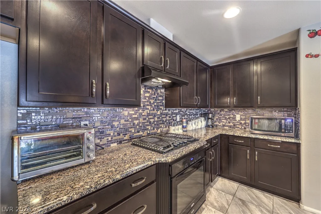 6221 Silver Bank, North Las Vegas, NV 89031