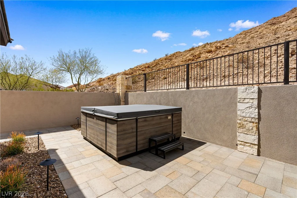 153 Mirage View, Henderson, NV 89011