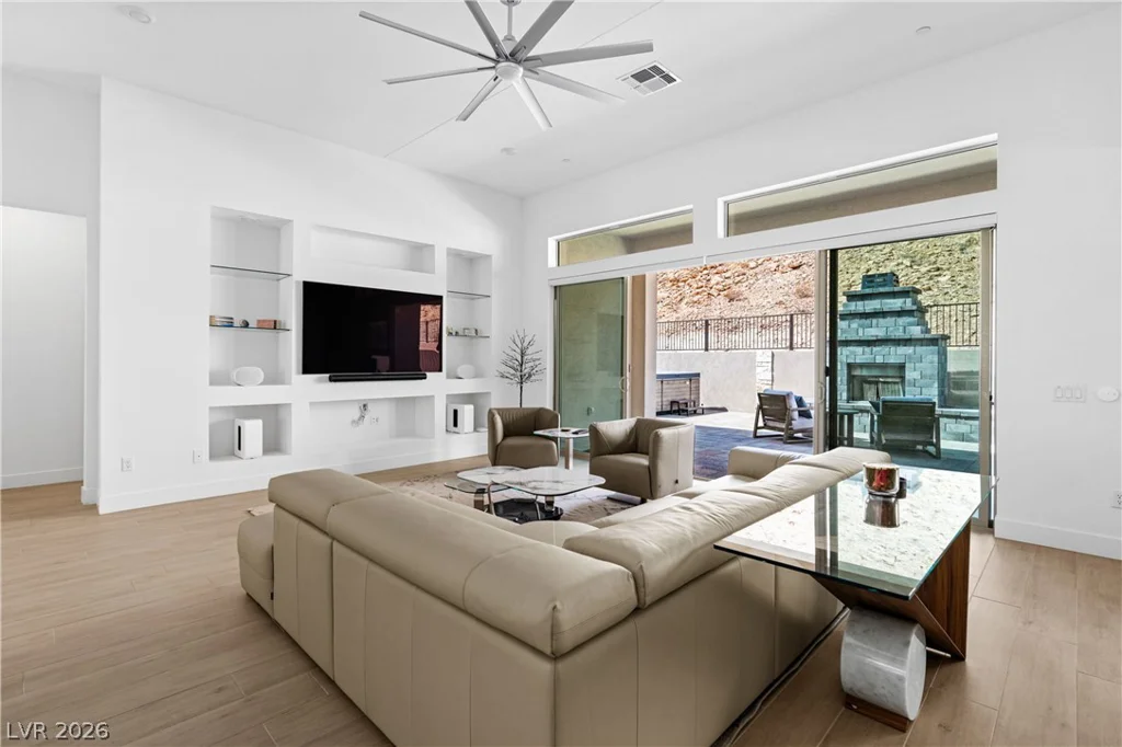 153 Mirage View, Henderson, NV 89011