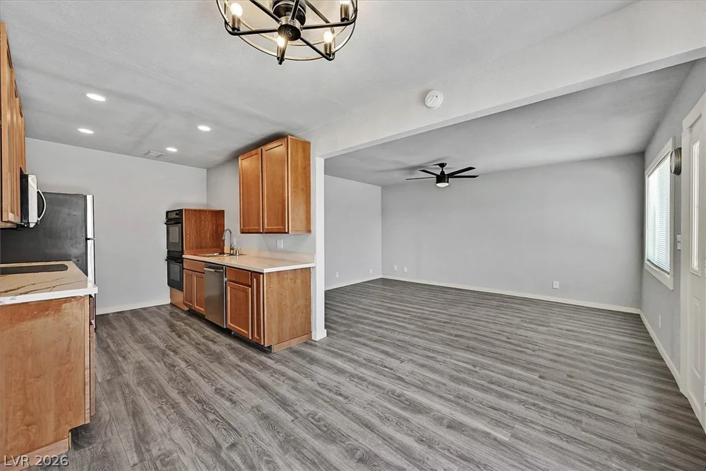 301 Misty Isle, Las Vegas, NV 89107