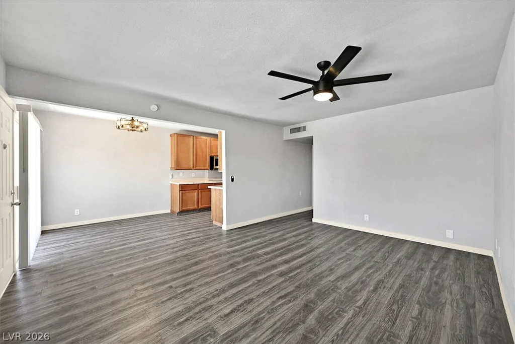 301 Misty Isle, Las Vegas, NV 89107