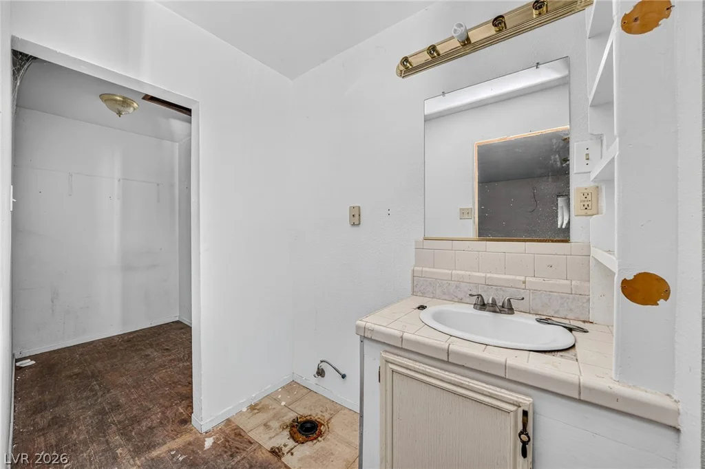 1611 Irons, Pahrump, NV 89048
