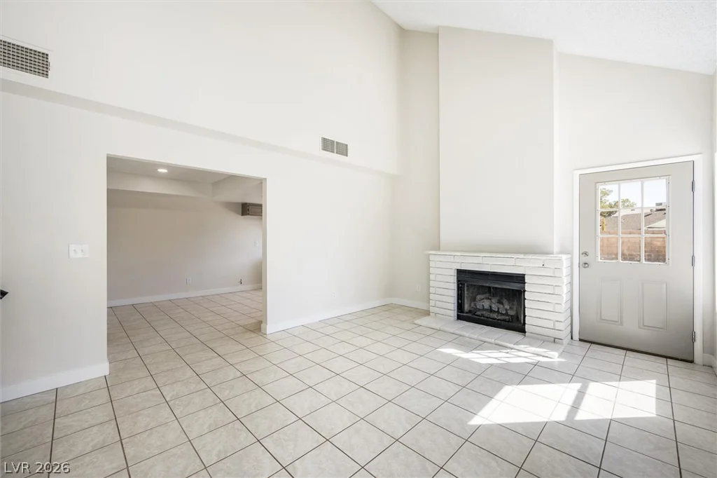 6733 Evanston, Las Vegas, NV 89108