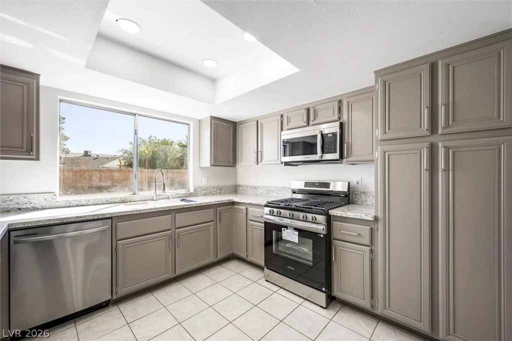 6733 Evanston, Las Vegas, NV 89108