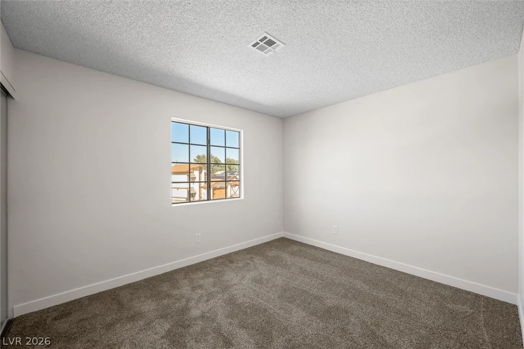 6733 Evanston, Las Vegas, NV 89108