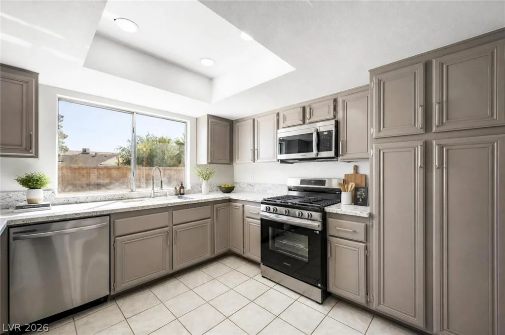 6733 Evanston, Las Vegas, NV 89108