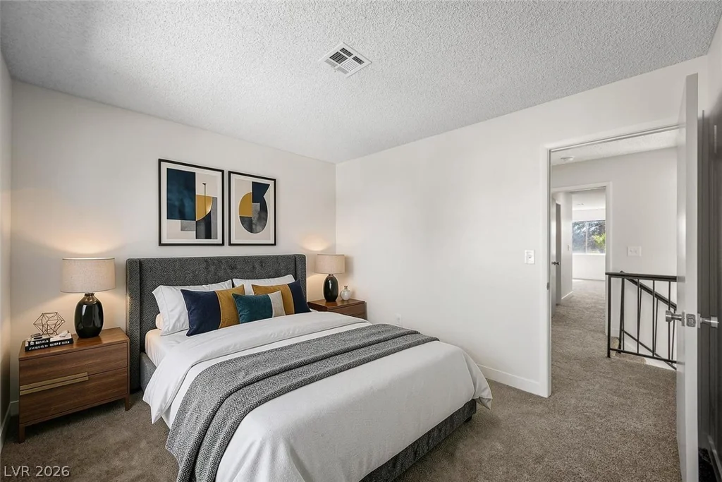 6733 Evanston, Las Vegas, NV 89108