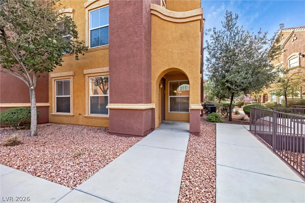 3975 Hualapai, Las Vegas, NV 89129