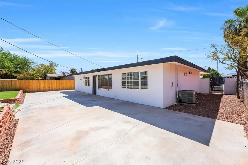 2204 Dune, Las Vegas, NV 89106