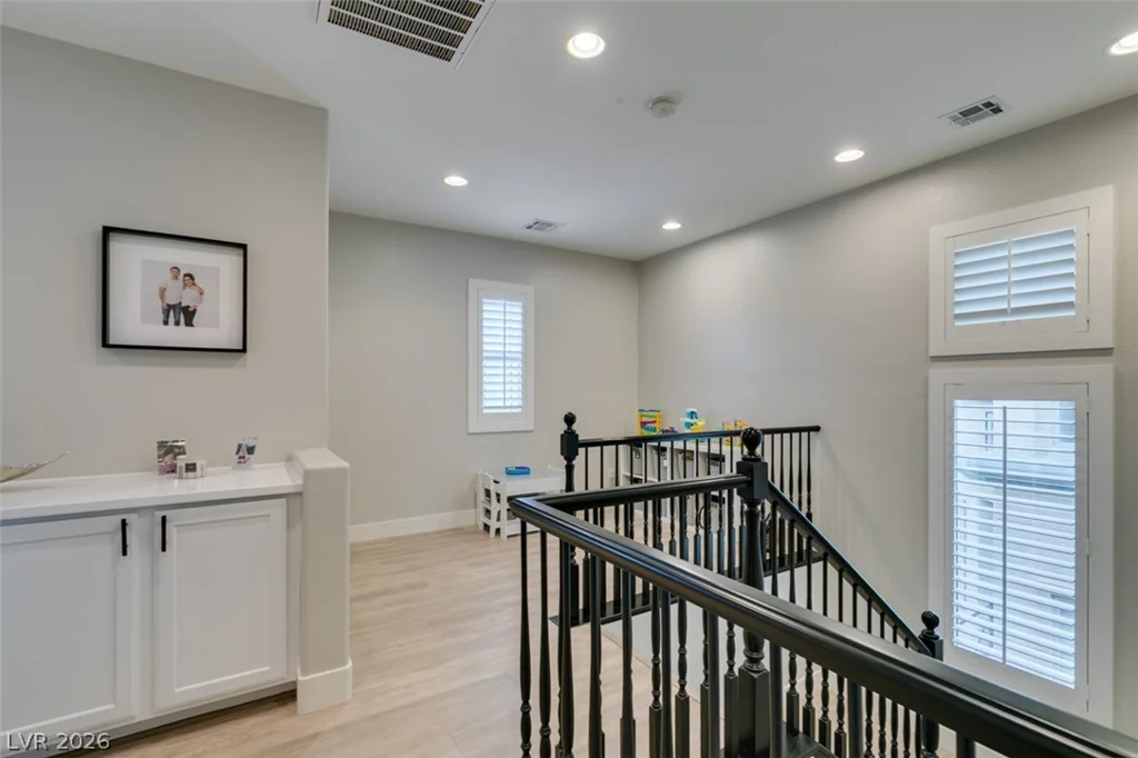 3829 Hawkeye Falls, North Las Vegas, NV 89085