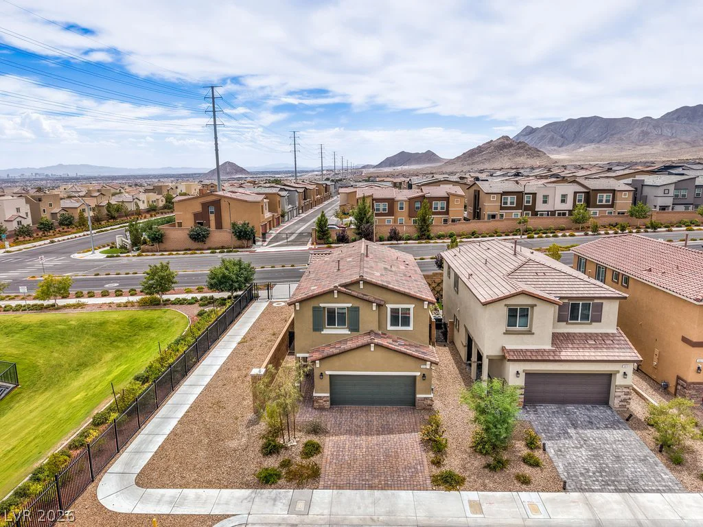 10915 Bristol Park, Las Vegas, NV 89166