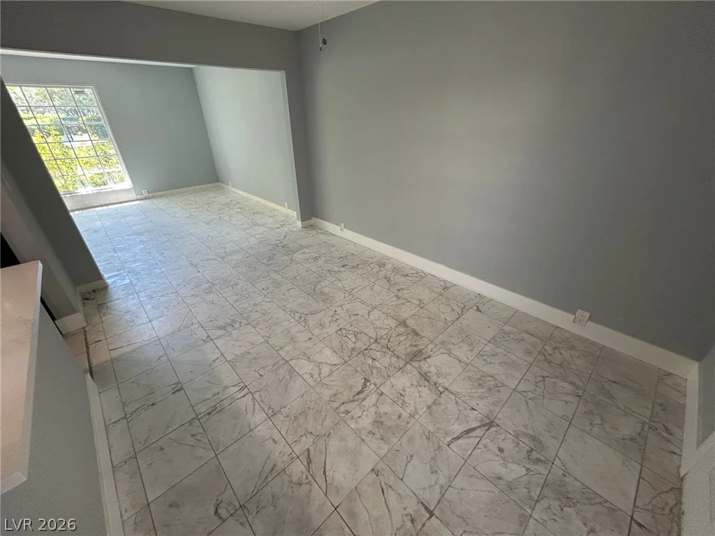 596 Tam O Shanter, Las Vegas, NV 89109