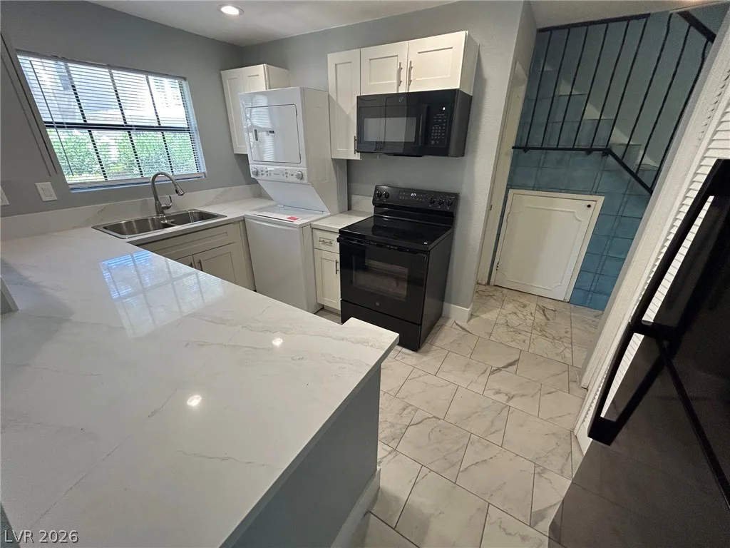 596 Tam O Shanter, Las Vegas, NV 89109