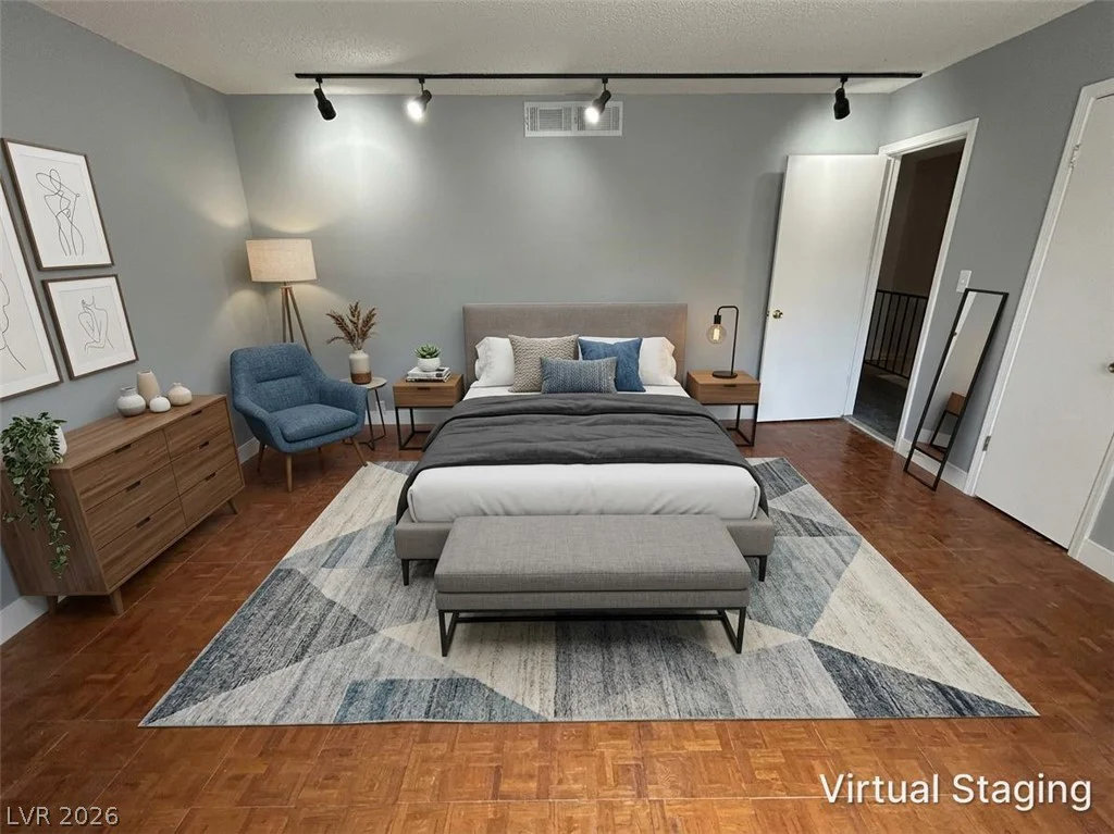 596 Tam O Shanter, Las Vegas, NV 89109