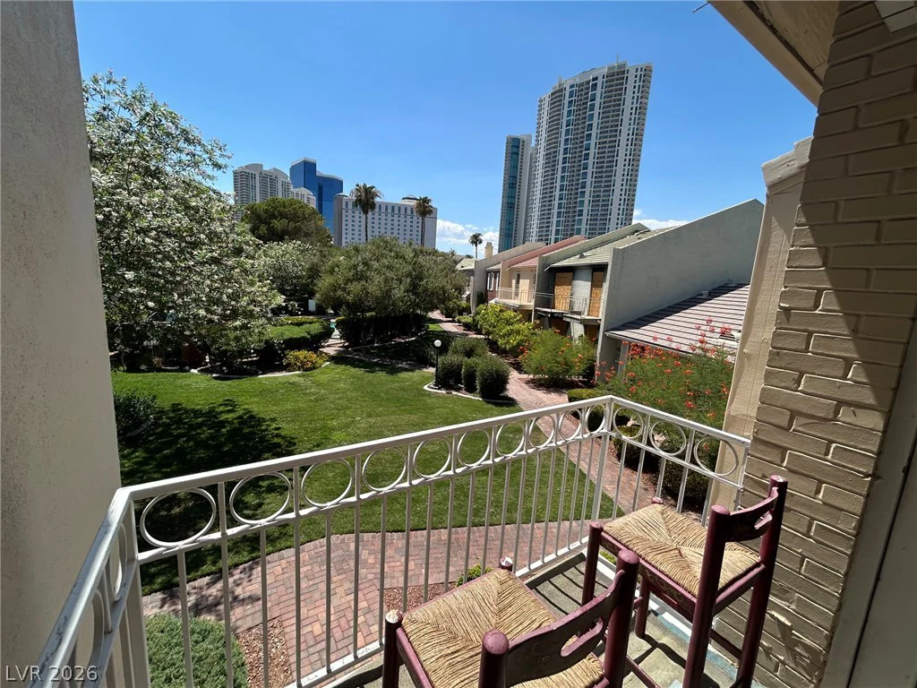 596 Tam O Shanter, Las Vegas, NV 89109