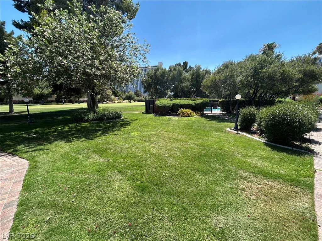 596 Tam O Shanter, Las Vegas, NV 89109