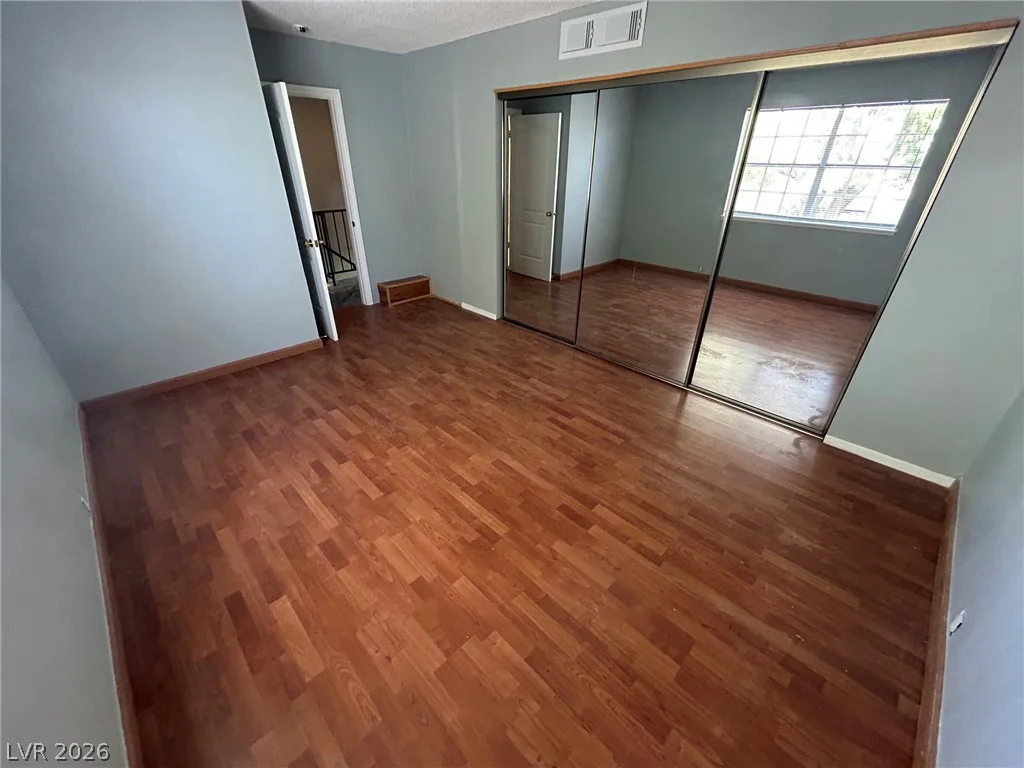 596 Tam O Shanter, Las Vegas, NV 89109