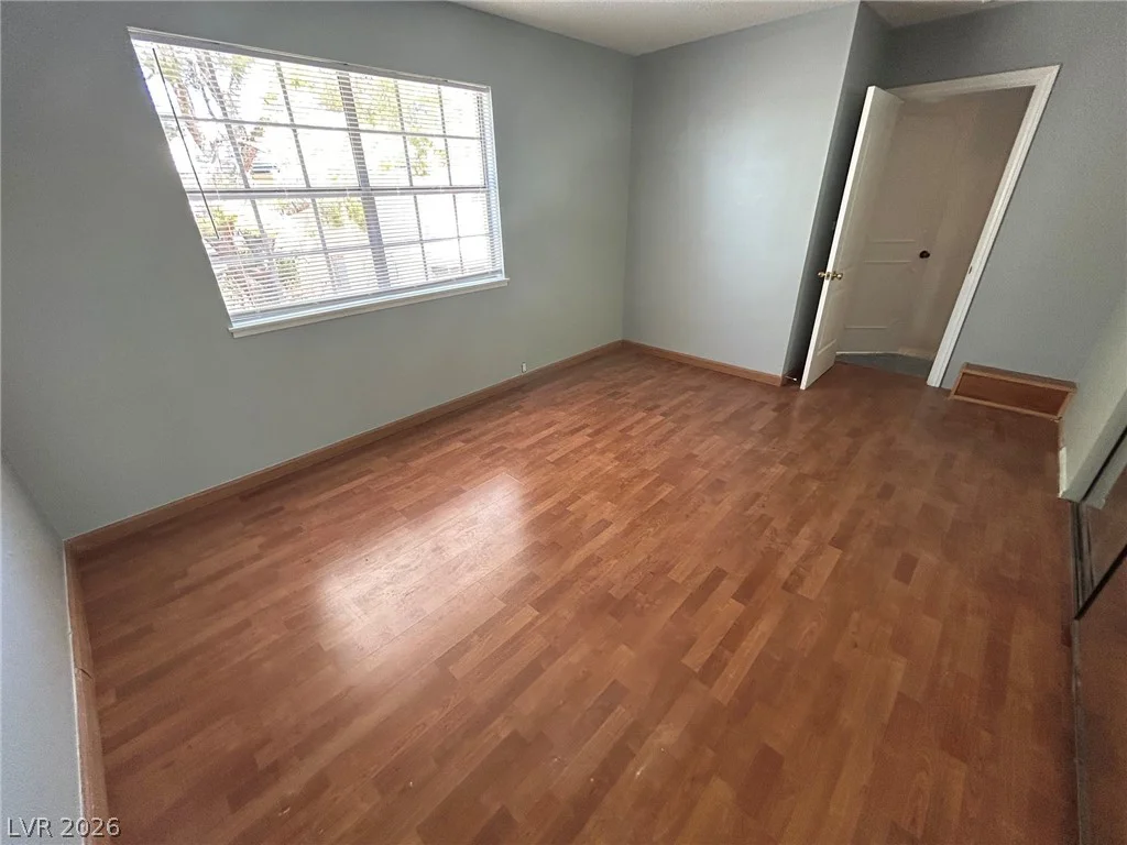 596 Tam O Shanter, Las Vegas, NV 89109