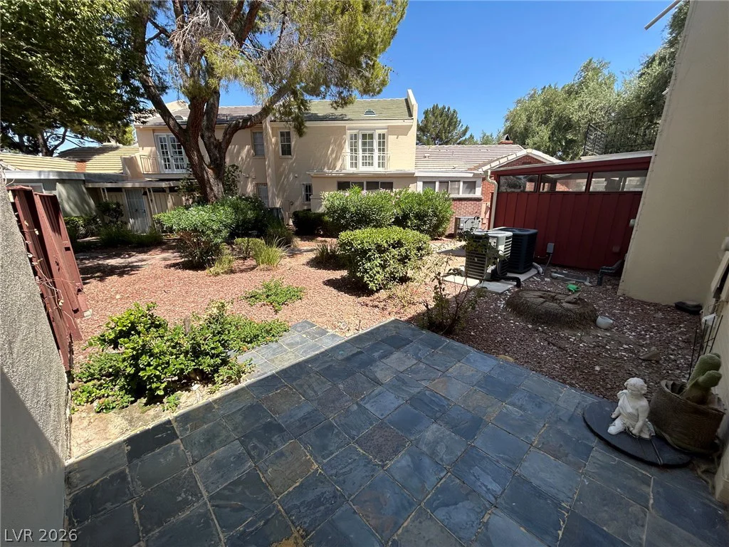 596 Tam O Shanter, Las Vegas, NV 89109