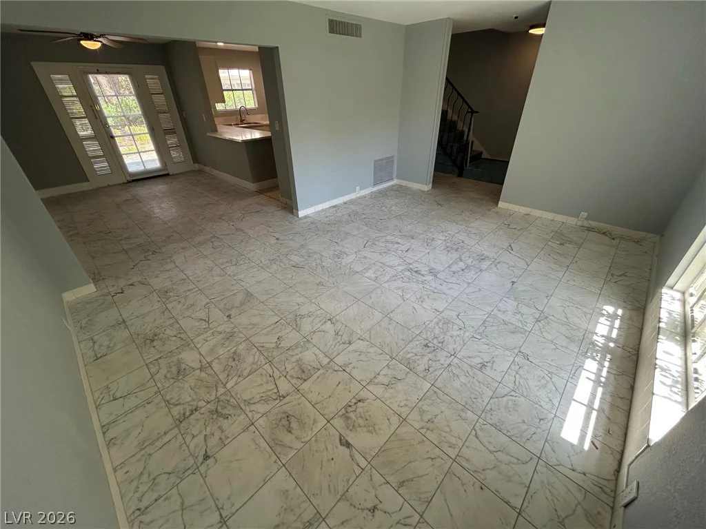 596 Tam O Shanter, Las Vegas, NV 89109