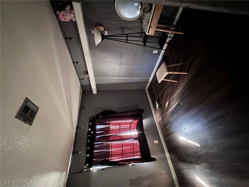1004 Newport, Las Vegas, NV 89110