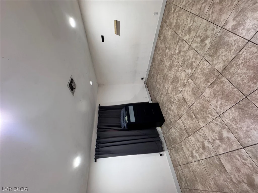 1004 Newport, Las Vegas, NV 89110