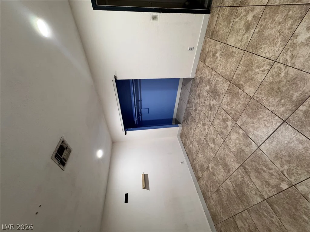 1004 Newport, Las Vegas, NV 89110