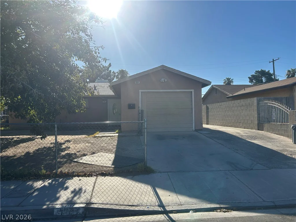 1004 Newport, Las Vegas, NV 89110